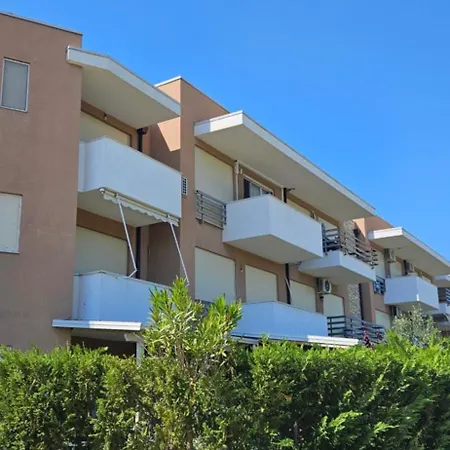Apartamento Lalzi Bay Lura Getaway
